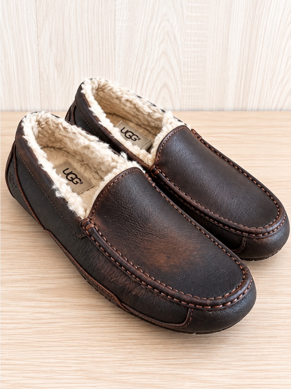 UGG Men’s Leather Moccasin Slippers Brown Shearling Lined Size 12 EU 45